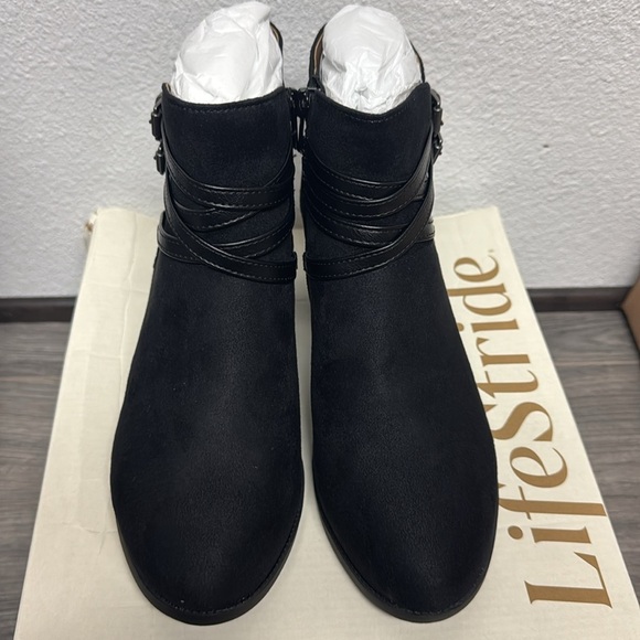 LifeStride Jezebel Bootie - Picture 4 of 6